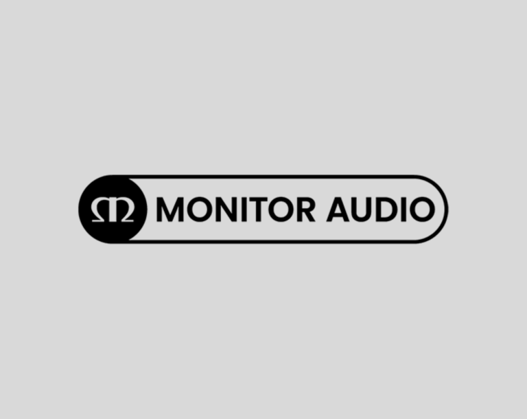 Logo von Monitor Audio mit schwarzer Schrift auf grauem Hintergrund.